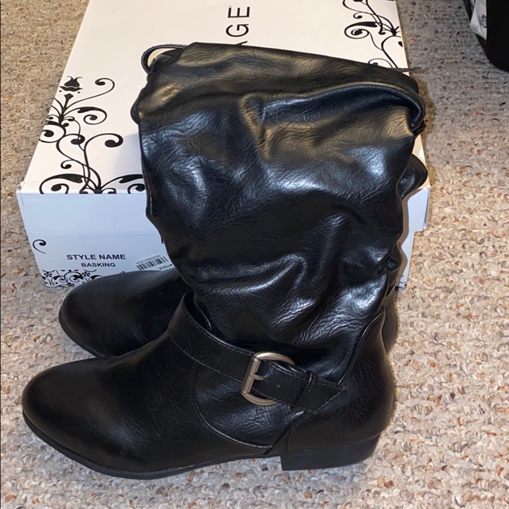 Woman’s size 7 Black Rampage boots worn once
